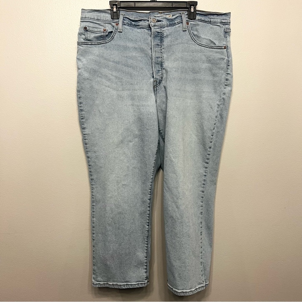 Levi's Women's Ribcage Straight‎ Leg Jeans in Light Wash Blue Size 22W